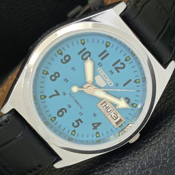 Vintage 1988 Seiko Automatic Mens Silver Watch W/daydate & Blue accents - Picture 1 of 10